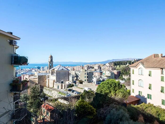 Appartamento bilocale in vendita in Via Preve, Genova