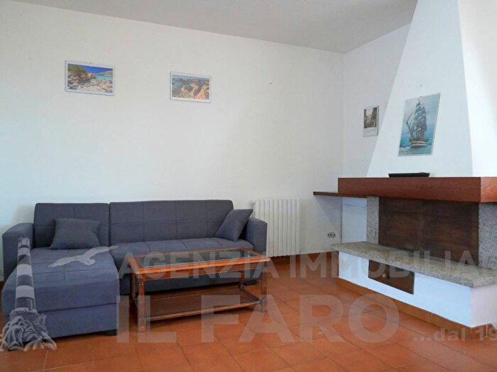 Appartamento trilocale in affitto in Via terralugiana, La Maddalena