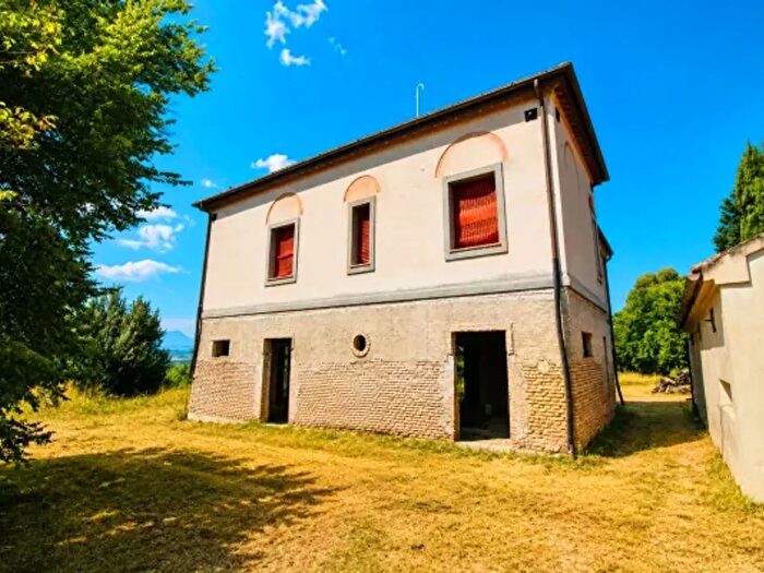 Casa con 6 locali in vendita in Jesi