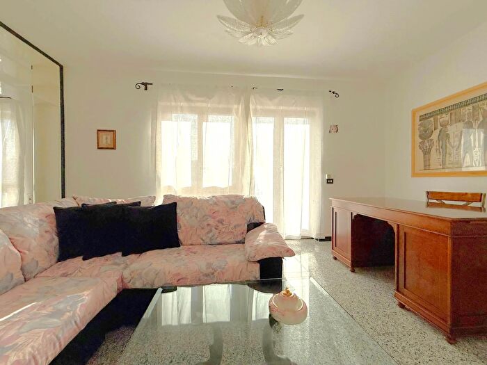 Appartamento con 6 locali in vendita in Via Cagliari, Villamassargia