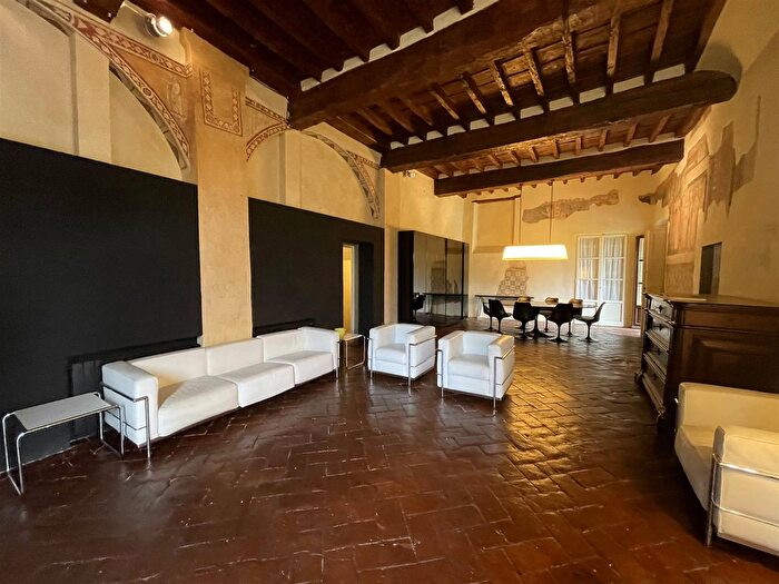 Casa con 7 locali in vendita in Firenze, Firenze
