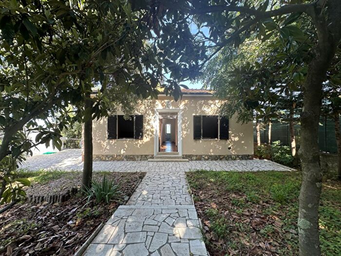 Casa quadrilocale in vendita in Massa Marittima