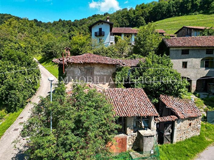Casa in vendita in Via Pomino, Cisano Bergamasco