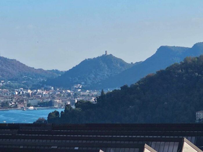 Appartamento quadrilocale in affitto in Cernobbio