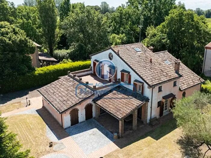 Casa con 6 locali in vendita in Via Traversa, Russi