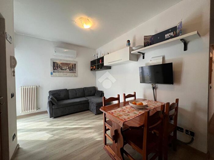 Appartamento trilocale in vendita in Via Spluga, Dubino