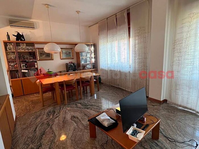 Appartamento con 5 locali in affitto in VIA COLONELLO FINCATO, Borgo Venezia, Verona