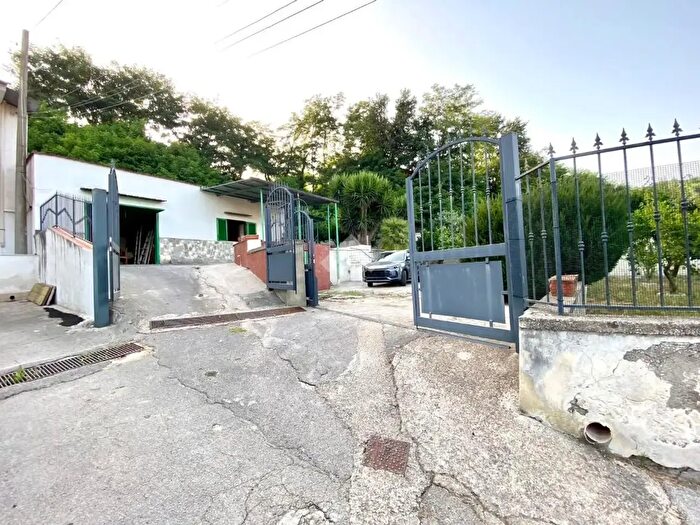 Casa monolocale in vendita in Via Torciolano, Napoli