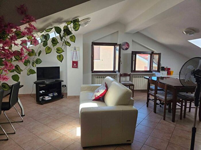Casa trilocale in affitto in Via del Corso, Coppito Preturo, L'Aquila