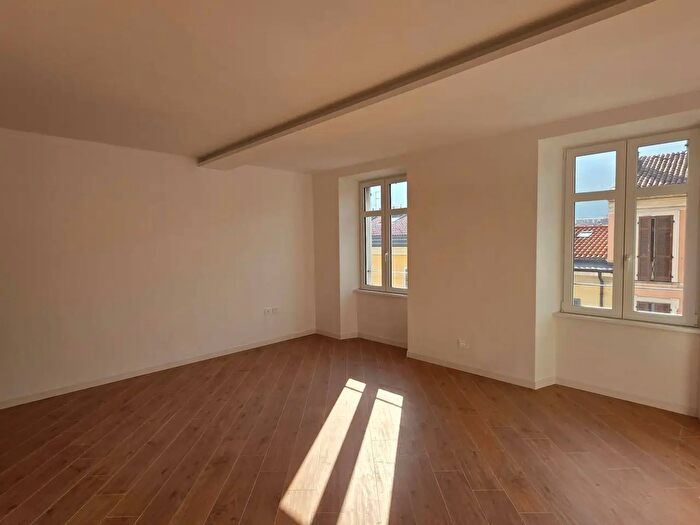 Appartamento trilocale in affitto in Via Milano Snc, Como