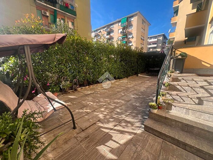 Appartamento con 5 locali in vendita in Via Sciesa, Rapallo