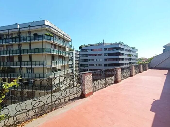 Appartamento con 5 locali in vendita in Via Plinio, Milano