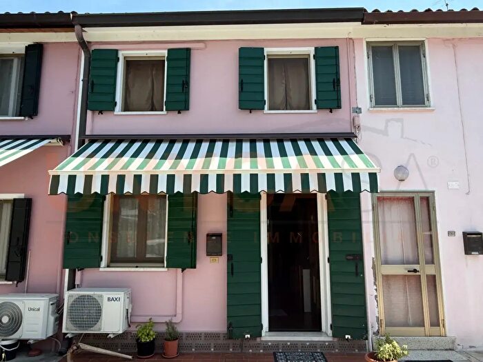 Casa bilocale in vendita in Via Sant'Antonio, Selvazzano Dentro
