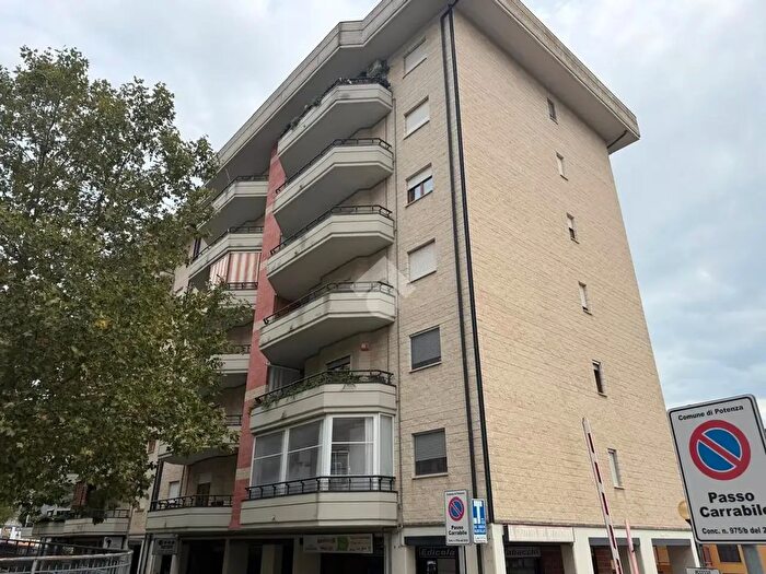 Appartamento quadrilocale in vendita in Via Giovanni XXIII, Potenza