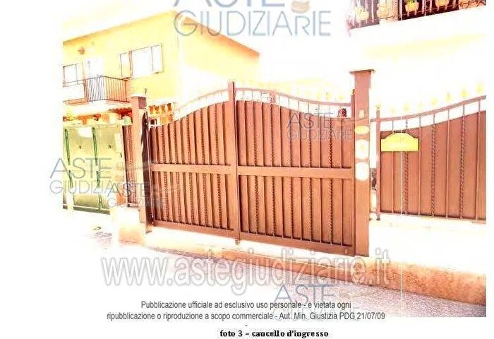 Appartamento trilocale in vendita in Via Vincenzo Bellini, Milano