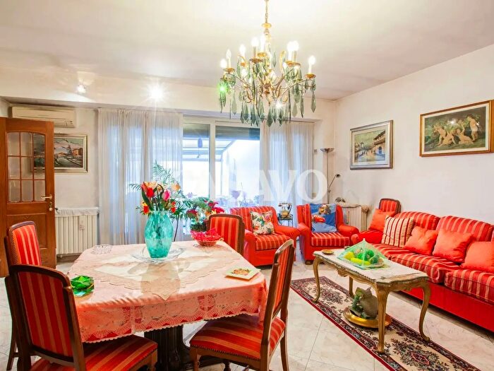 Appartamento con 7 locali in vendita in Cologno Monzese