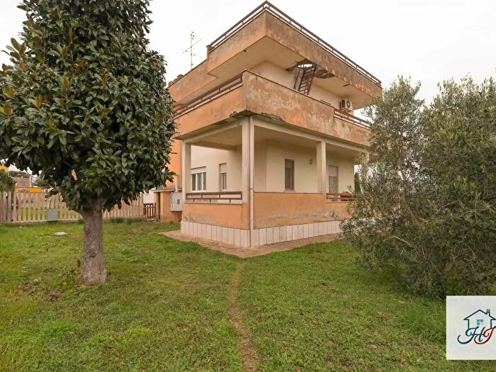 Casa con 5 locali in vendita in Anzio