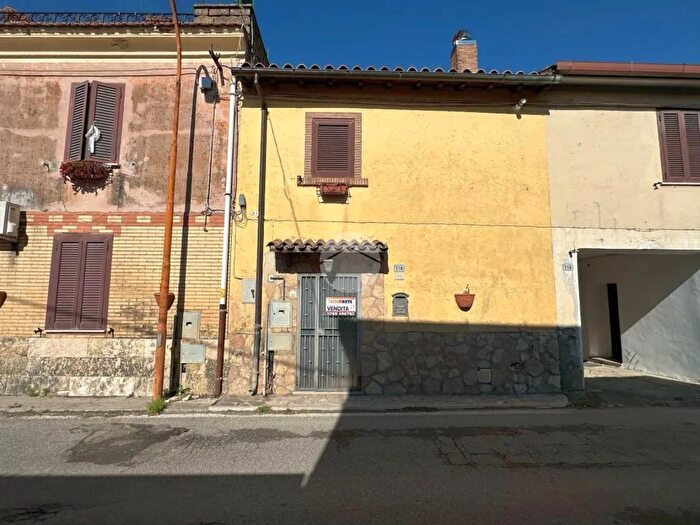 Appartamento bilocale in vendita in Strada Provinciale c, Fara In Sabina
