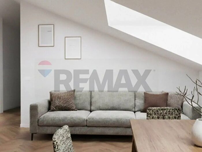 Appartamento trilocale in vendita in Via Socrate, Rho