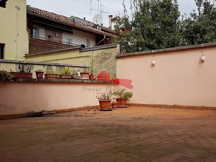 Appartamento trilocale in vendita in Via Cisis, Udine