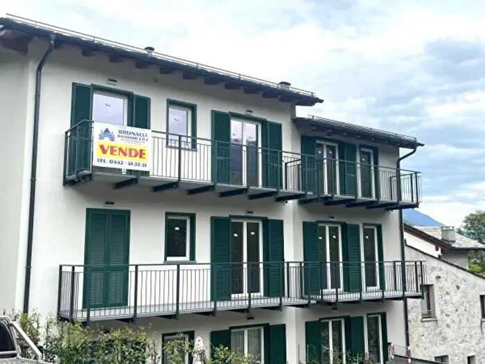 Appartamento trilocale in vendita in Contrada Maioni, Sondrio