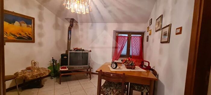 Casa con 10 locali in vendita in CieloTerra, Gualdo Tadino