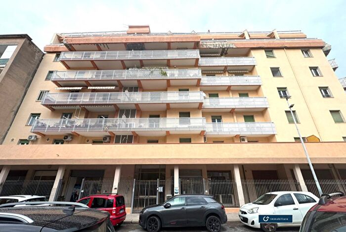 Appartamento con 6 locali in vendita in Sassari Via Quarto, Sassari