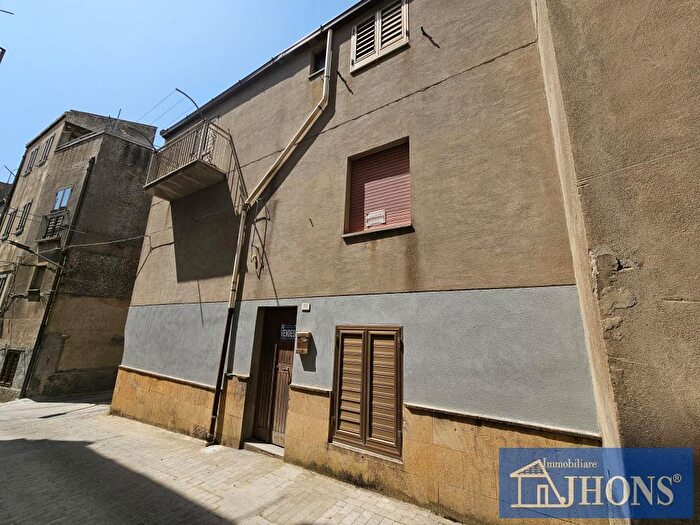 Casa in vendita in Via delle Muse, Enna