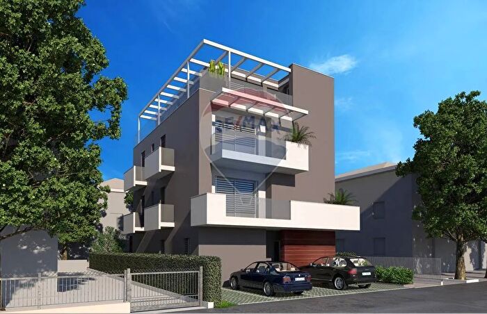 Appartamento trilocale in vendita in Riccione