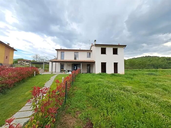 Casa in vendita in Bucine