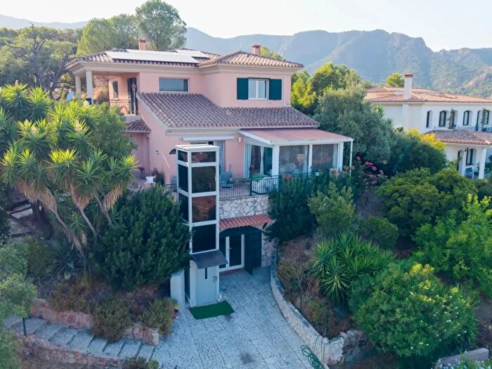 Casa con 5 locali in vendita in Str, Capoterra