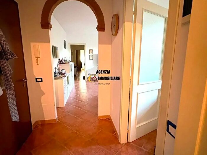 Appartamento con 5 locali in vendita in Camaiore