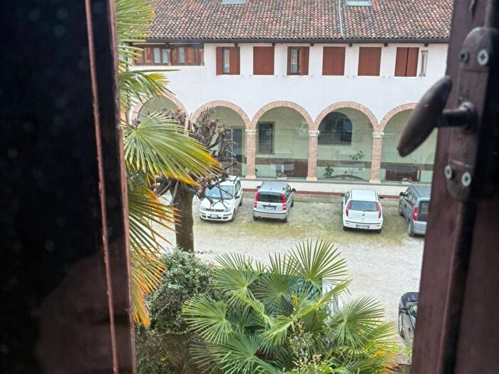 Appartamento con 5 locali in affitto in Via San Pietro, Savonarola Ponte Molino, Padova