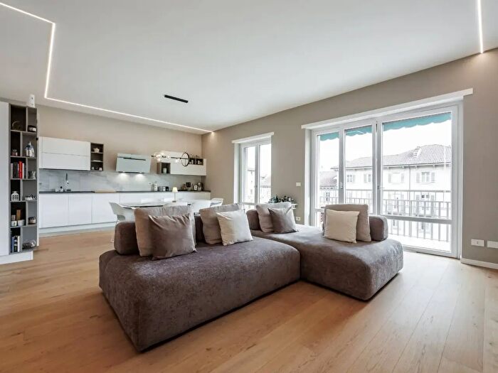 Appartamento trilocale in vendita in Via Sebastiano Caboto, Torino