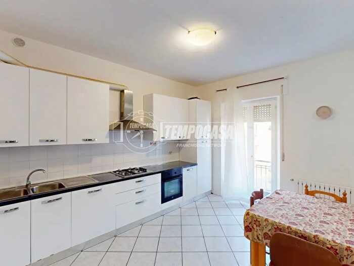 Appartamento trilocale in vendita in Via della Resistenza, Recanati