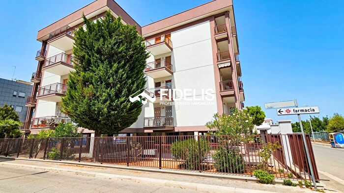 Appartamento con 5 locali in vendita in Via dellIndipendenza, Andria