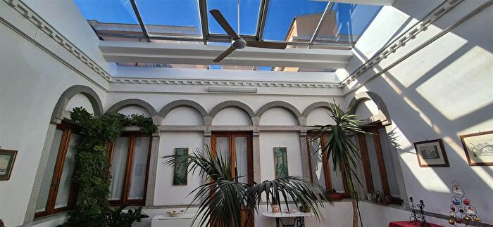 Appartamento con 8 locali in vendita in Grosseto