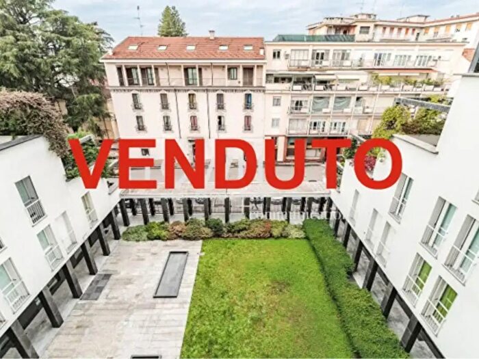 Appartamento trilocale in vendita in Via Achille Cadolini, Gallarate