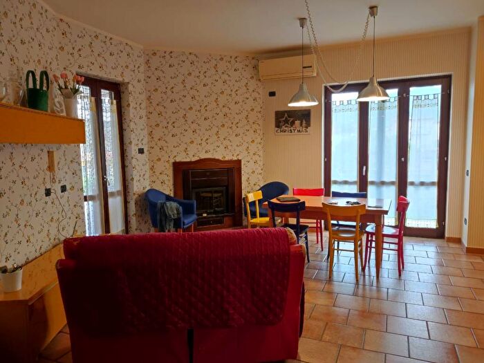 Appartamento con 5 locali in affitto in Via Papa Giovanni XXIII, Centro, Marigliano