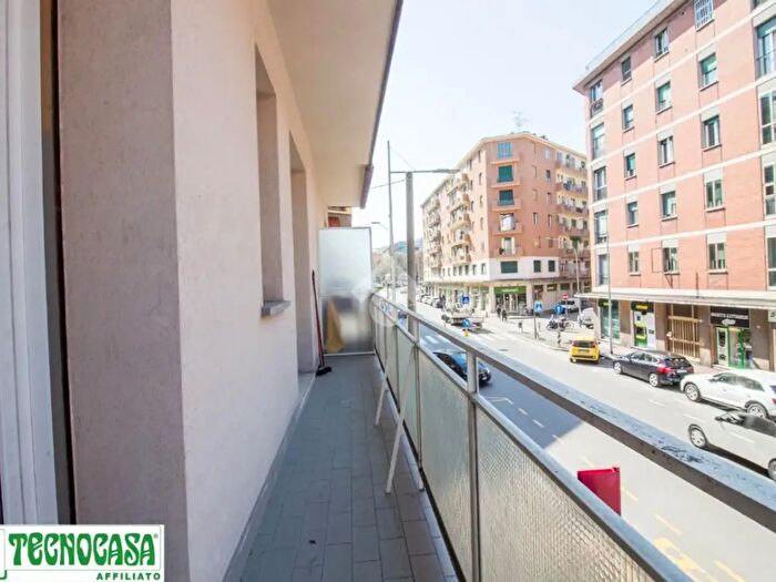 Appartamento trilocale in vendita in Via Montefiorino, Bologna