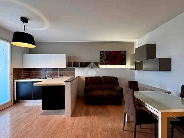 Appartamento trilocale in vendita in Via Francesco Fontebasso, Volpago Del Montello