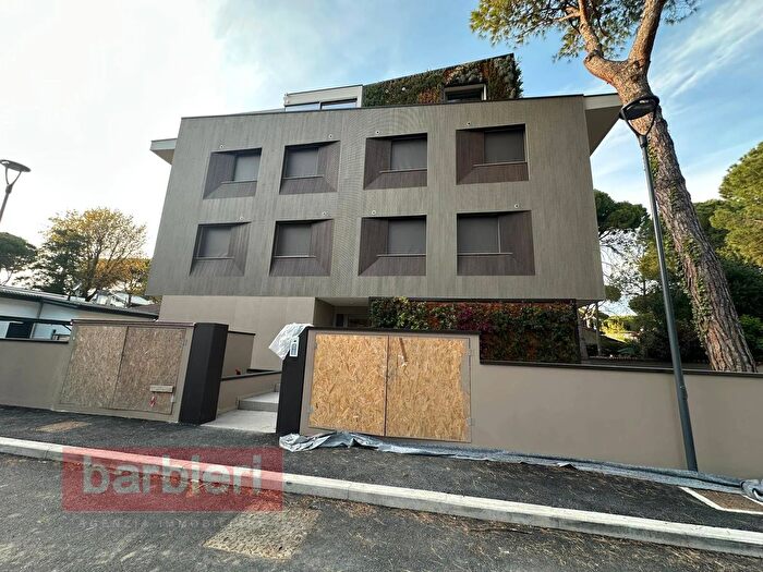 Appartamento quadrilocale in vendita in Via Tiziano, Cervia