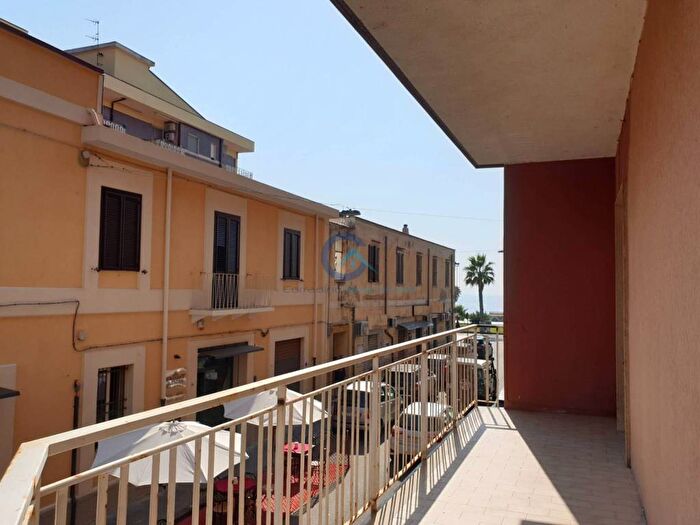 Appartamento con 5 locali in affitto in Catanzaro Lido, Catanzaro