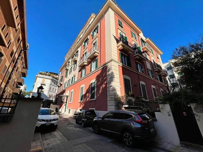Appartamento con 6 locali in affitto in Viale Liegi, Roma