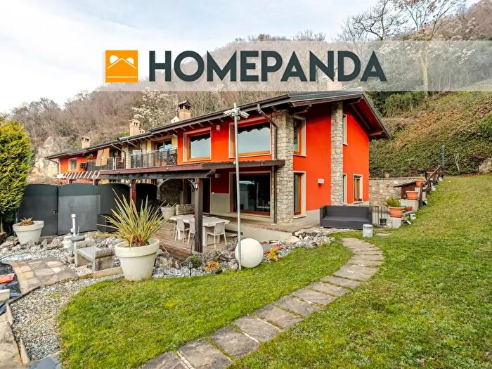 Casa con 7 locali in vendita in Trescore Balneario