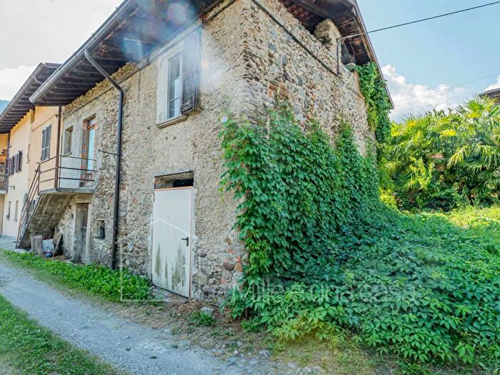 Casa trilocale in vendita in Via al Bas, Colico