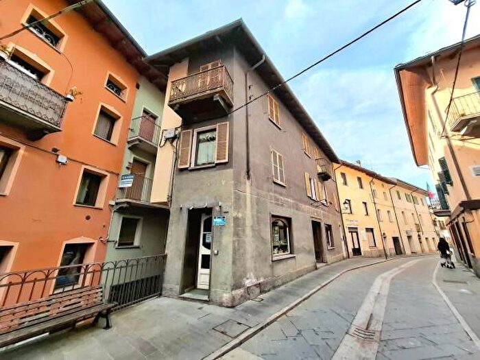 Appartamento trilocale in vendita in Via Emile Chanoux, Chatillon