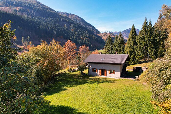 Casa con 8 locali in vendita in Localita Calamento, Telve