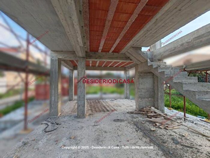 Casa quadrilocale in vendita in Contrada Piane Nuove, Lascari