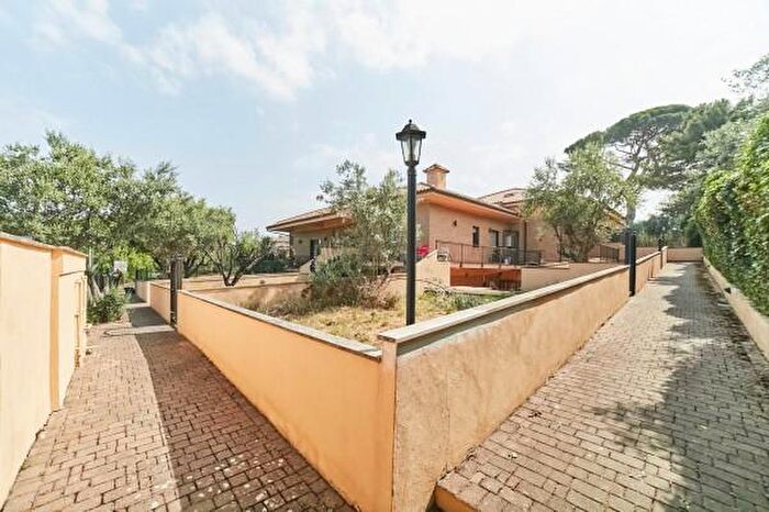 Casa trilocale in vendita in Viale Enrico Fermi, Frascati